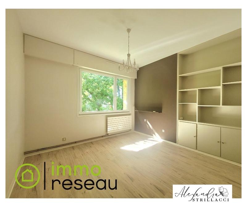 Maison - 240 m² - 8 pièces