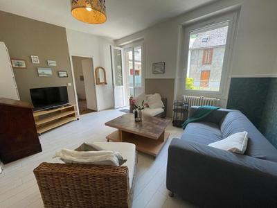 Maison - 340 m² - 7 pièces