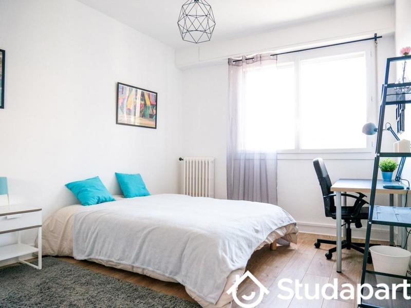 Chambre - 14 m² - 1 pièce