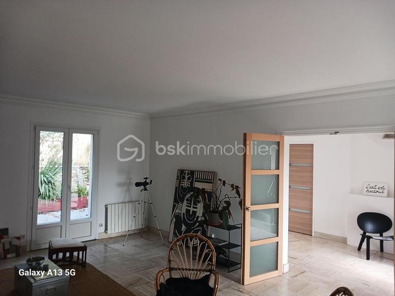 Demeure - 271 m² - 8 pièces