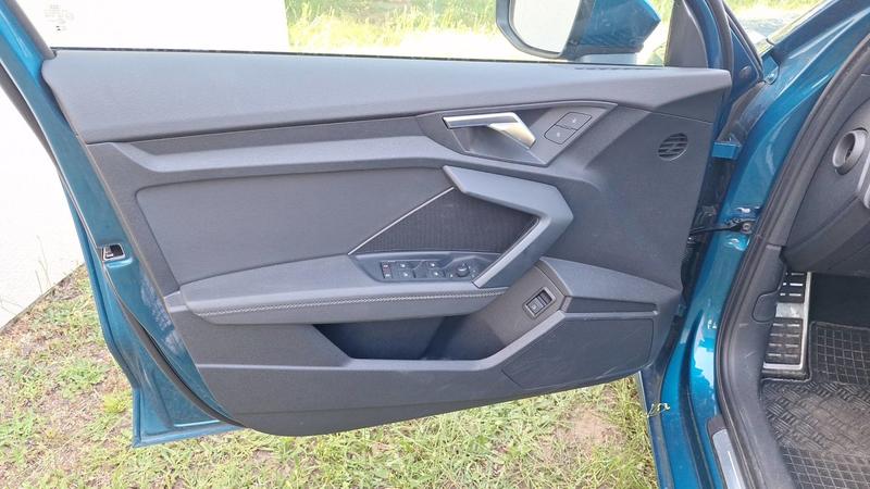 Audi A3 sportback IV 40 Tfsi 204 e-tron s-Tronic 6 Design - Automatique Entretien constructeur