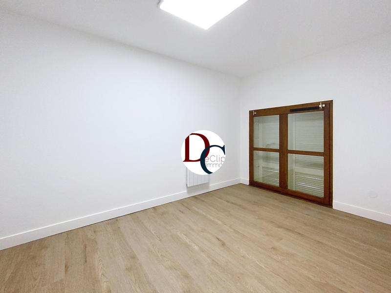 Bureau - 131 m² - 8 pièces