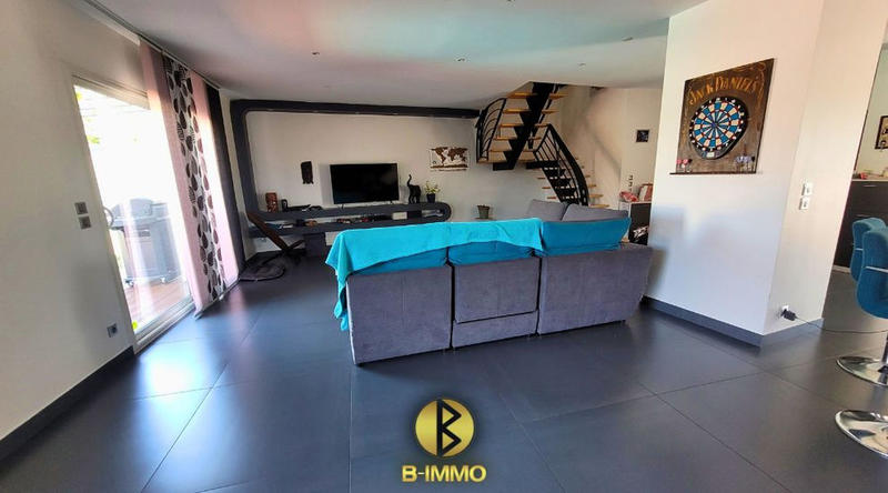 Maison - 200 m² - 6 pièces