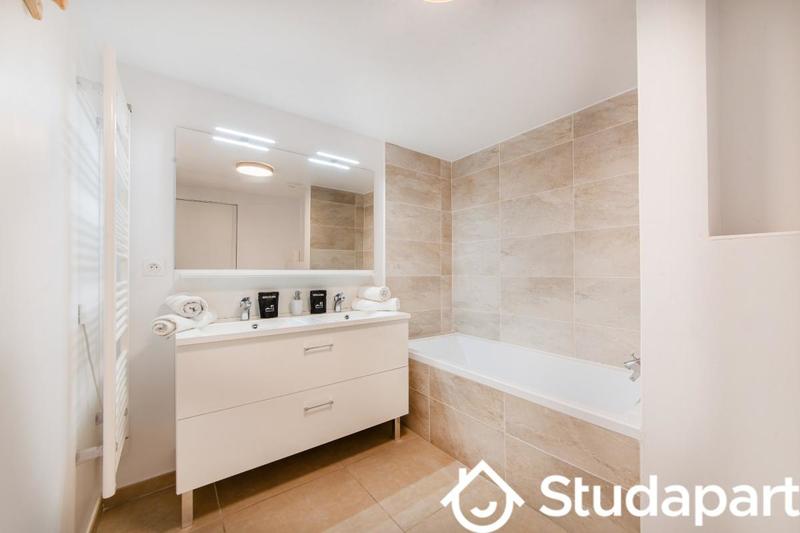 Appartement - 100 m² - 4 pièces