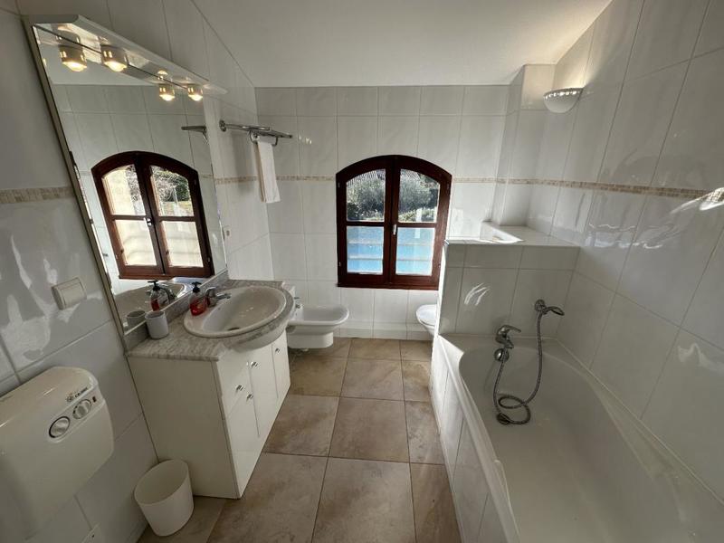 Villa - 245 m² - 8 pièces