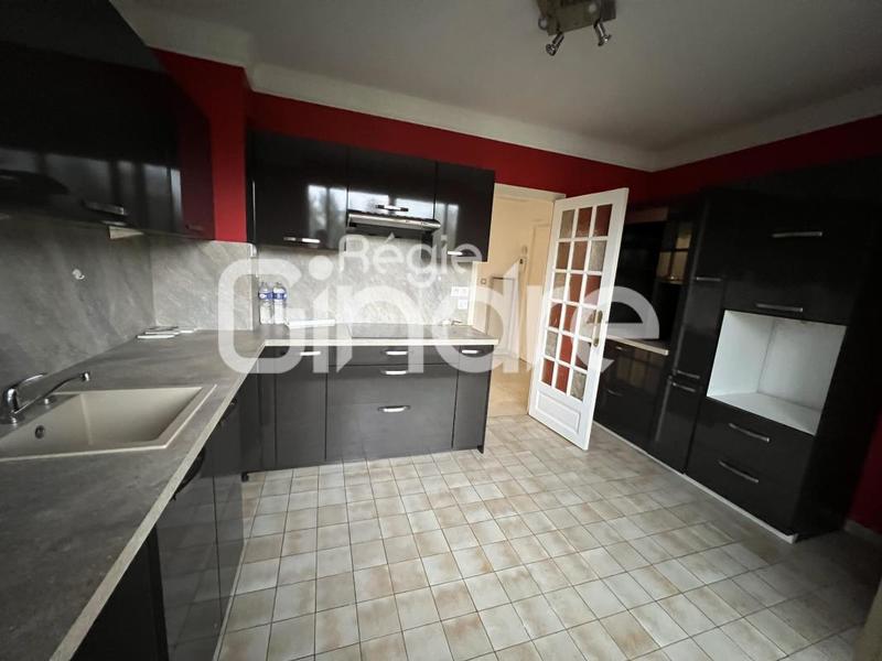 Appartement - 93 m² - 4 pièces