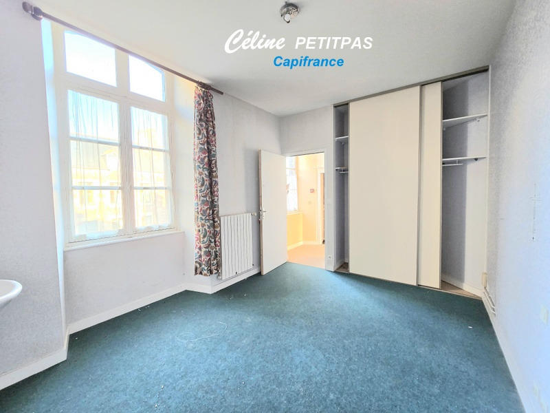 Propriété - 275 m² - 17 pièces