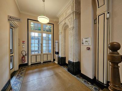 Bureau - 303 m² - 12 pièces