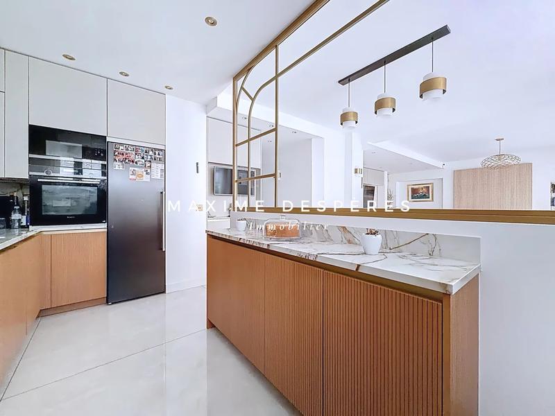 Appartement - 110 m² - 4 pièces