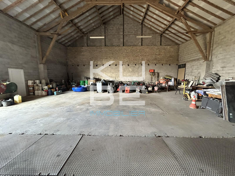 Propriété - 355 m² - 9 pièces