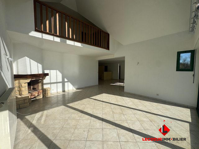 Maison traditionnelle - 180 m² - 6 pièces