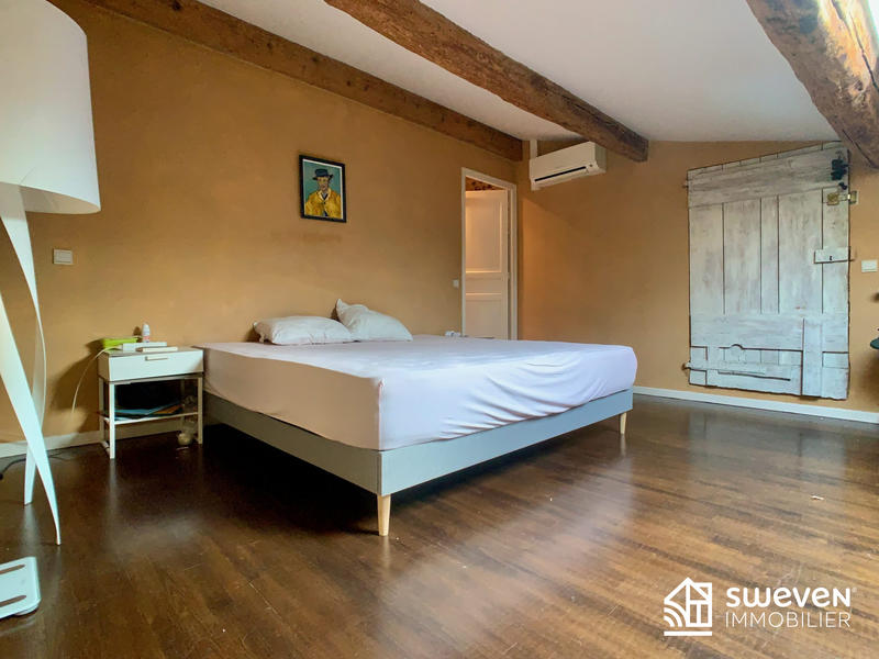 Maison - 320 m² - 8 pièces