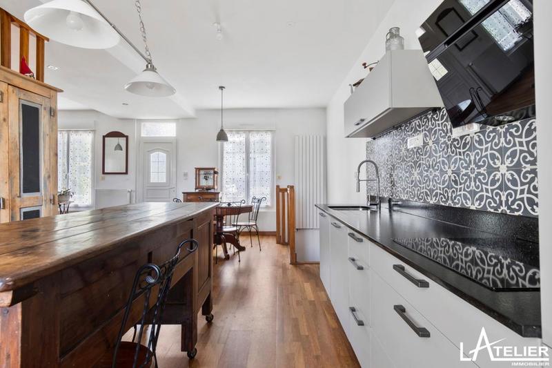 Maison - 143 m² - 6 pièces