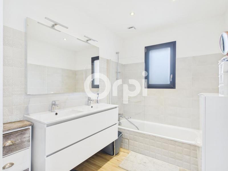 Maison - 93 m² - 3 pièces