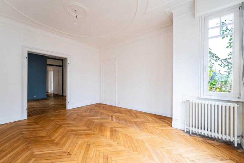 Appartement - 160 m² - 6 pièces