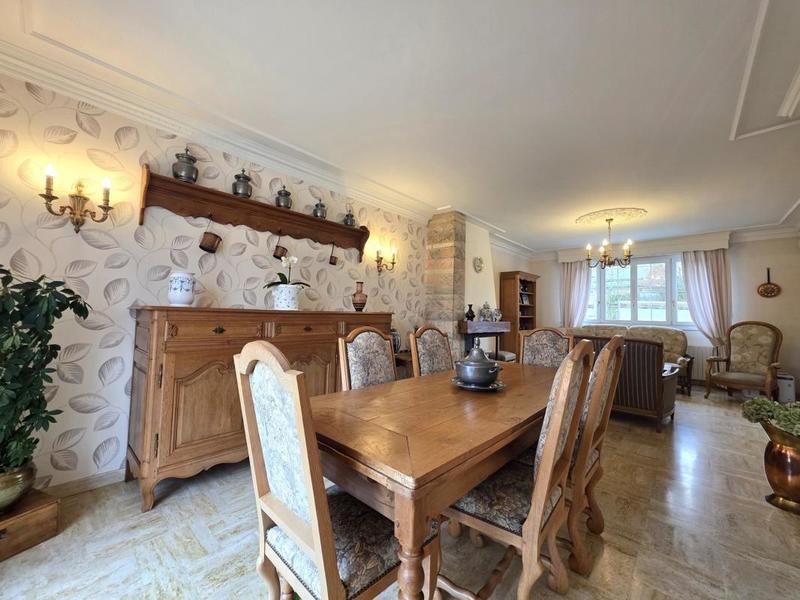 Pavillon - 164 m² - 7 pièces