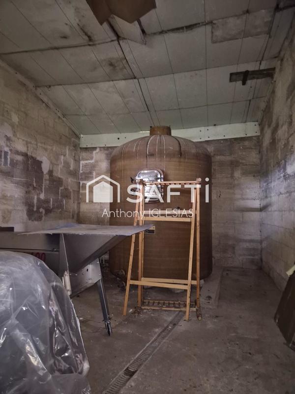 Maison - 465 m² - 9 pièces