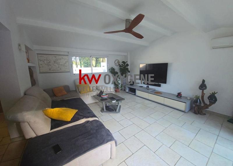 Maison - 215 m² - 9 pièces