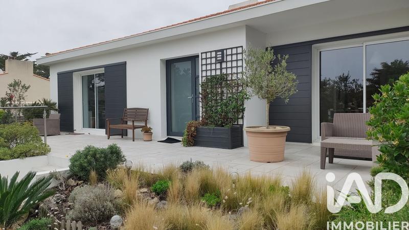 Maison - 217 m² - 9 pièces