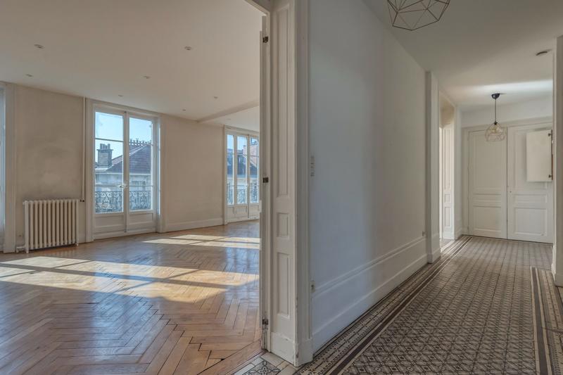 Appartement - 142 m² - 4 pièces