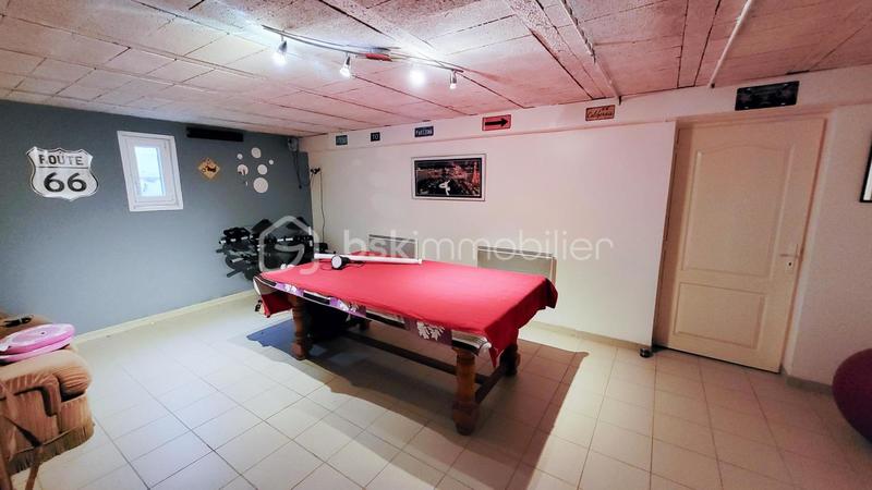 Maison traditionnelle - 220 m² - 9 pièces