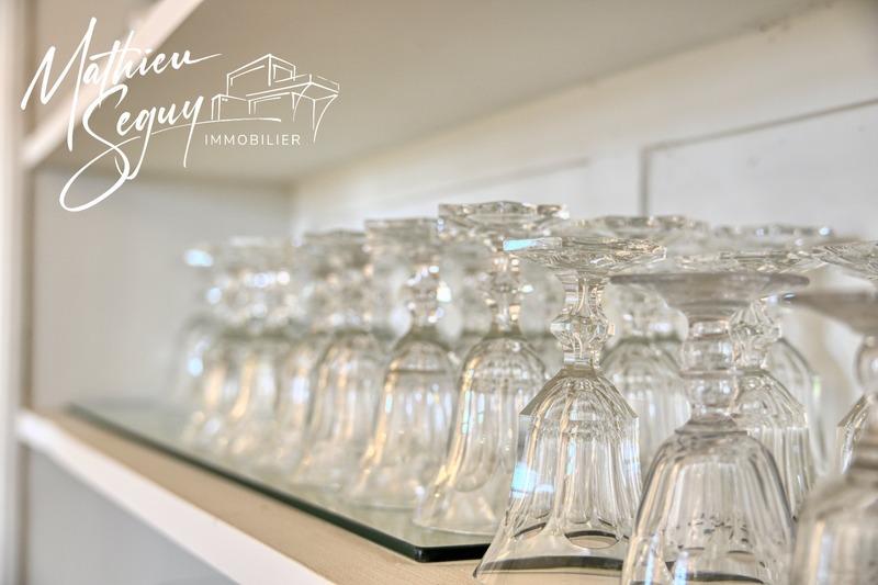 Propriété - 525 m² - 13 pièces