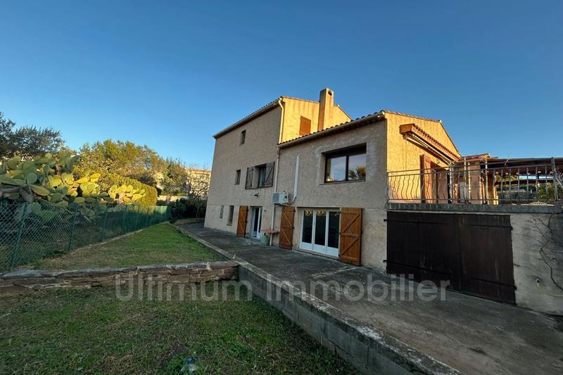 Villa - 180 m² - 8 pièces