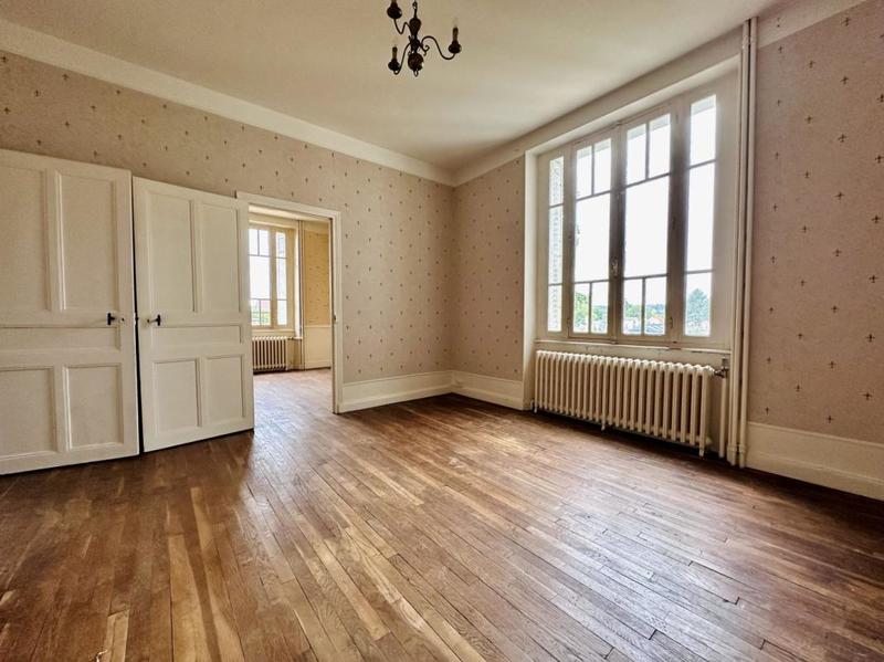 Maison - 137 m² - 7 pièces