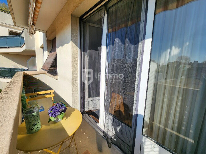 Appartement - 94 m² - 5 pièces