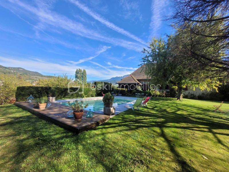 Maison de maîtres - 360 m² - 7 pièces