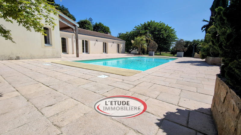 Maison - 230 m² - 6 pièces