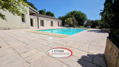 Maison - 230 m² - 6 pièces