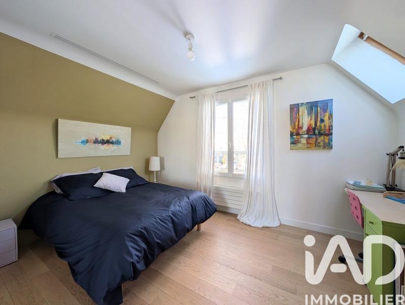 Maison - 213 m² - 8 pièces