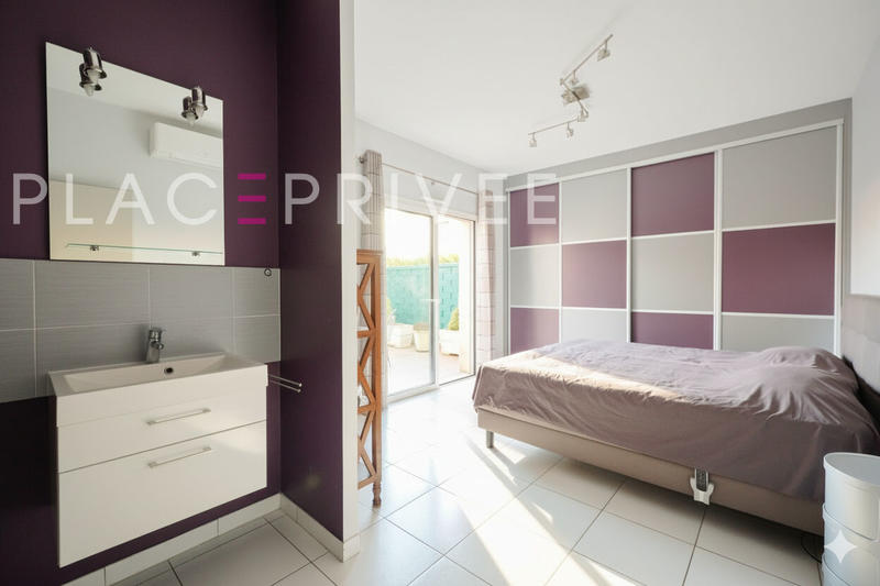 Maison - 225 m² - 7 pièces