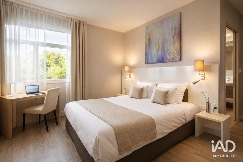 Local commercial - 2 400 m²