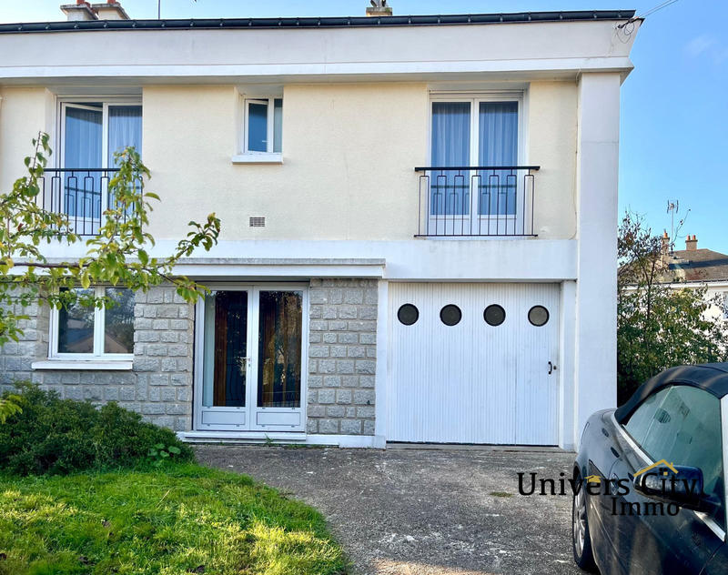 Maison - 97 m² - 5 pièces