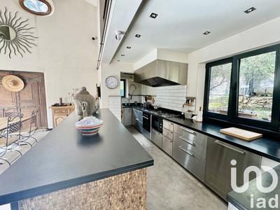 Maison - 350 m² - 9 pièces