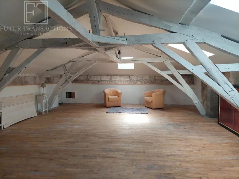 Maison - 215 m² - 5 pièces