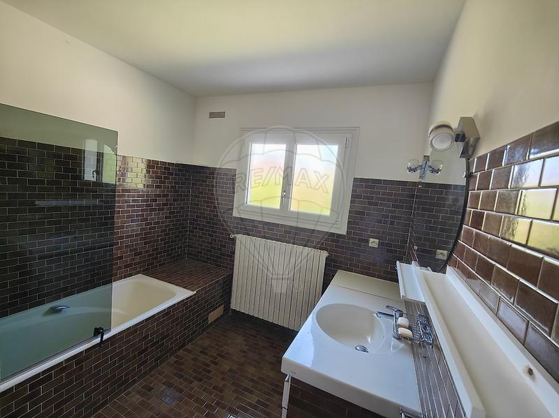 Maison - 180 m² - 7 pièces