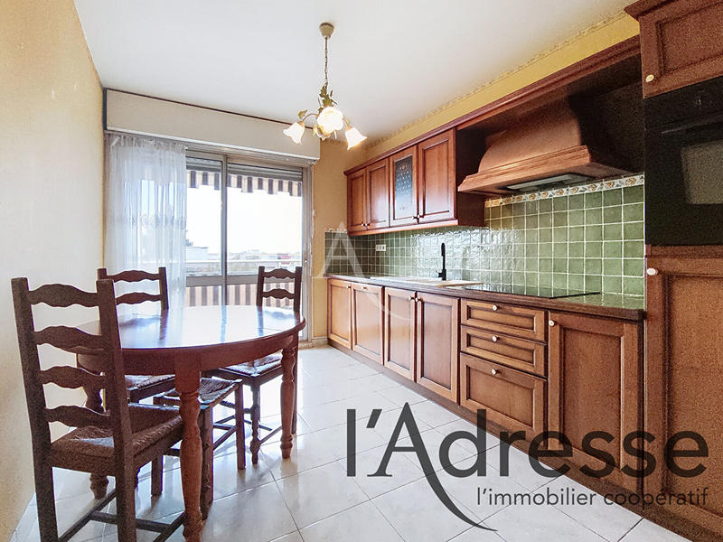 Appartement - 77 m² - 3 pièces