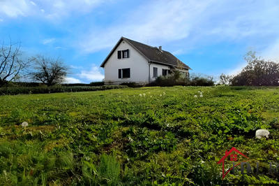 Maison - 148 m² - 9 pièces