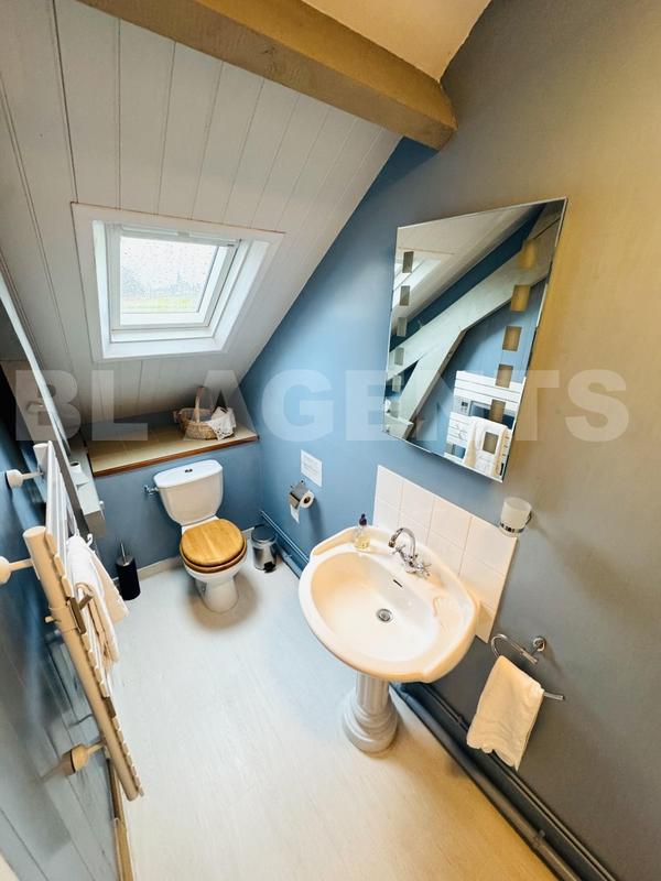 Maison - 264 m² - 7 pièces