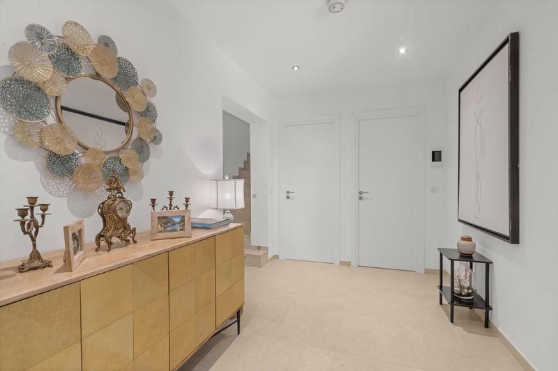 Maison - 315 m² - 8 pièces