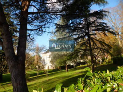 Maison - 296 m² - 9 pièces