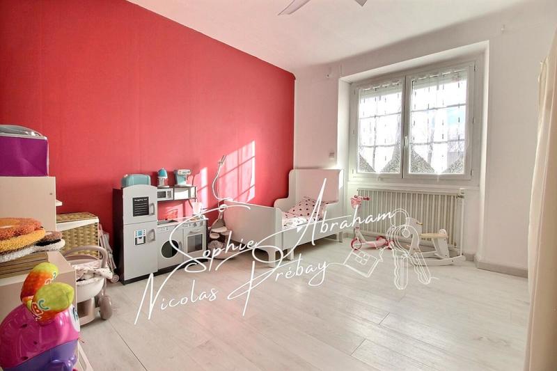 Maison - 92 m² - 5 pièces