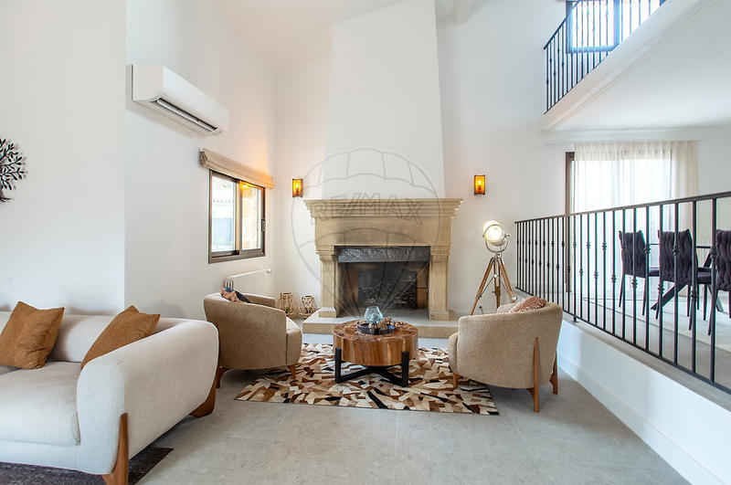 Maison - 185 m² - 7 pièces