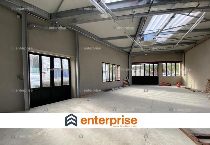 Local d'activité / Entrepôt - 135 m²