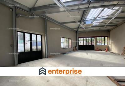Local d'activité / Entrepôt - 135 m²