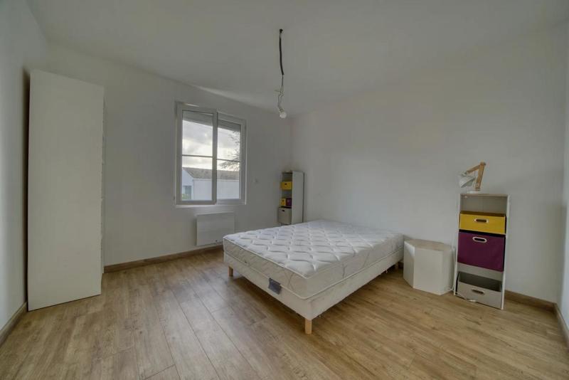 Château - 100 m² - 4 pièces