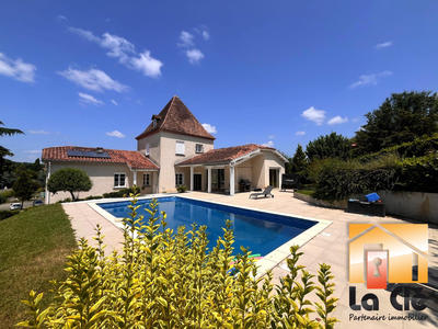 Maison - 278 m² - 7 pièces